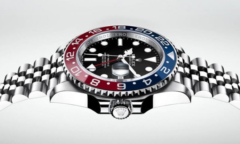 A Basic Guide on How to Use a GMT Watch Function