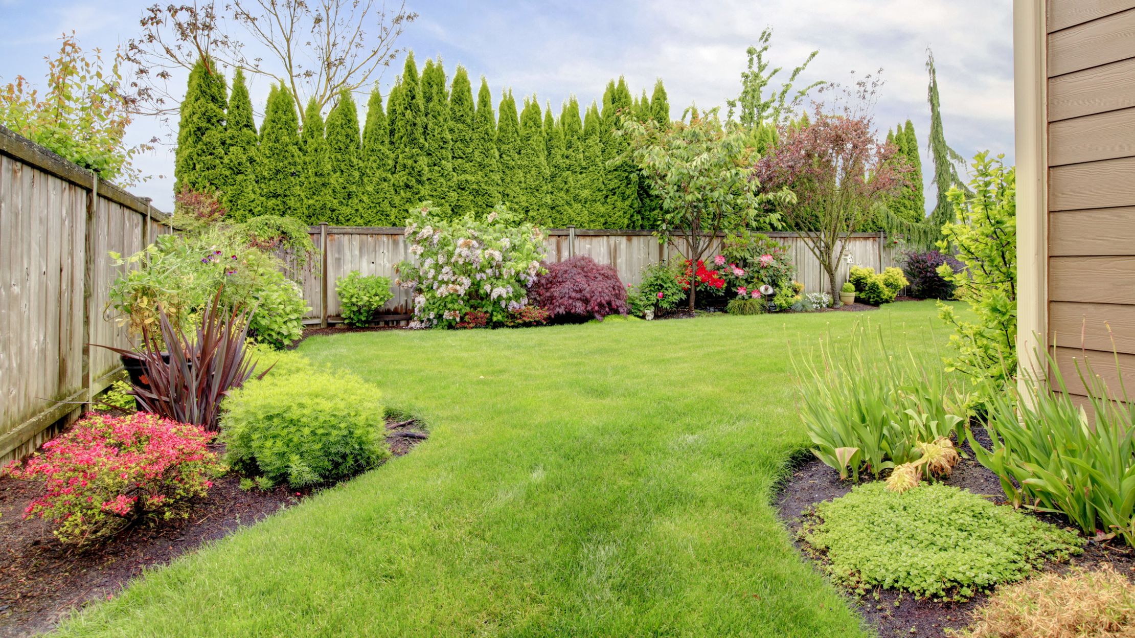 how to make a big yard smaller