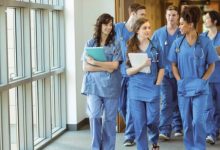 How to Choose the Right Nursing School for You