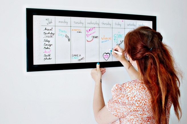 Types of Whiteboard Calendars You May Choose for a Home Office